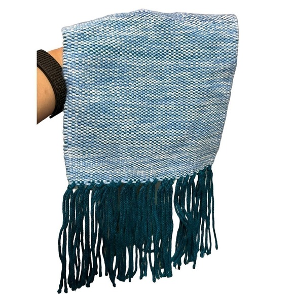 Beryl Handwoven Blue Gradient Scarf  With Fringe - Picture 4 of 7